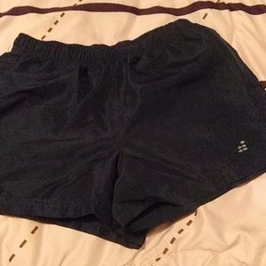 Active wear shorts